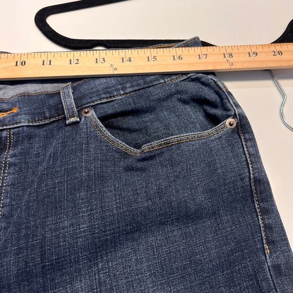 Levi’s Classic Bootcut Jeans Size 14 Dark Wash - Picture 8 of 10